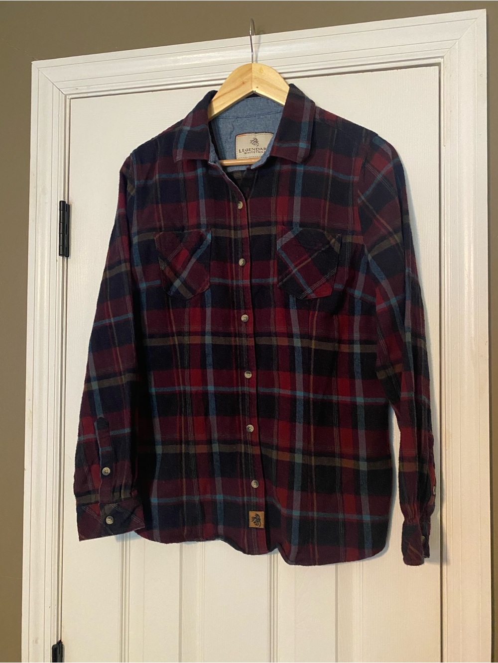 Legendary Whitetails - Red Plaid Flannel Shirt - size L (women’s)